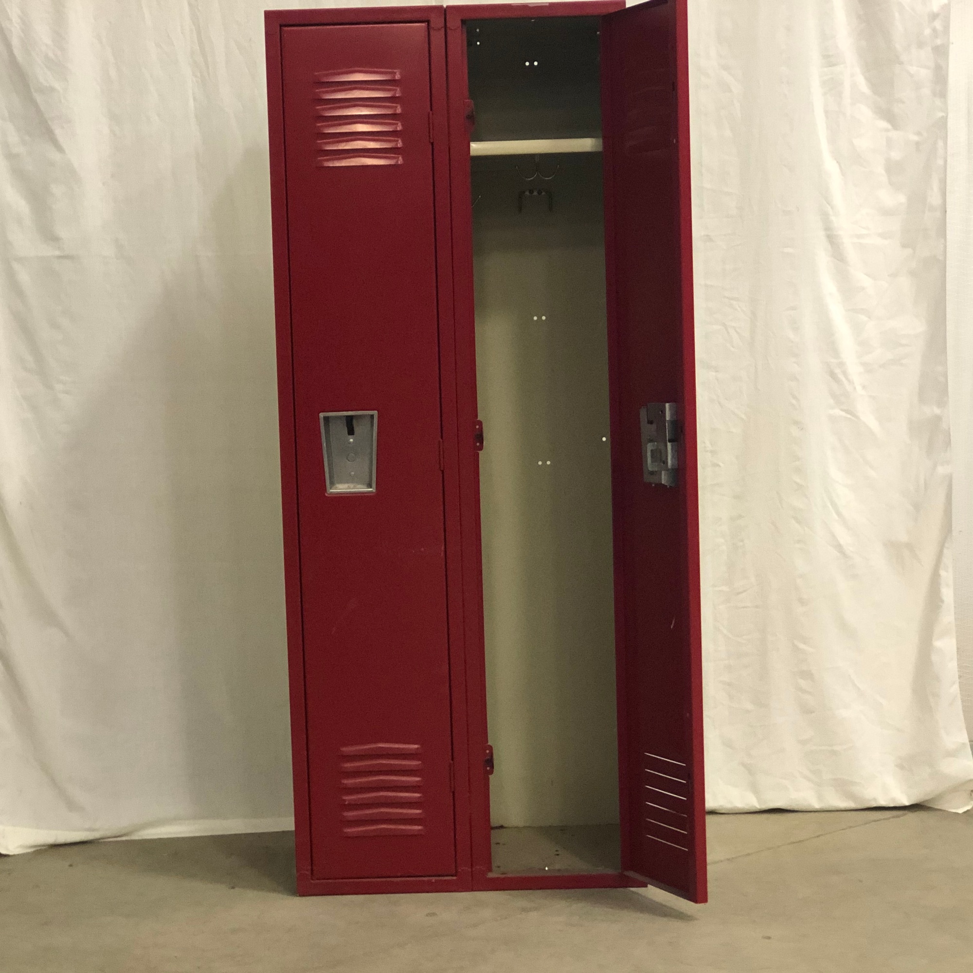 Storage & Design Group, lockers, shelving, pallet rack, new and used